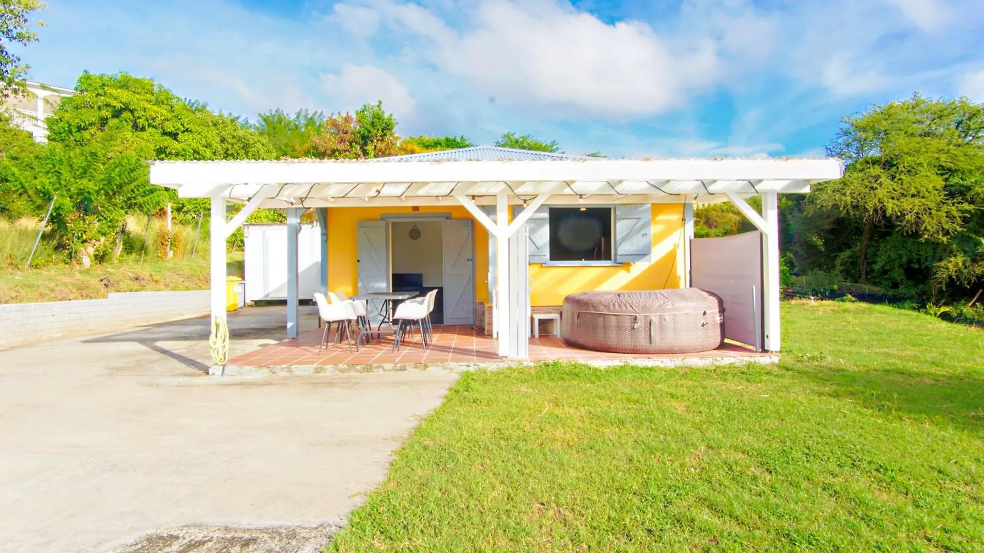 Bungalow Avec Jacuzzi Et Evenements Autorises Sainte-Anne 0*,