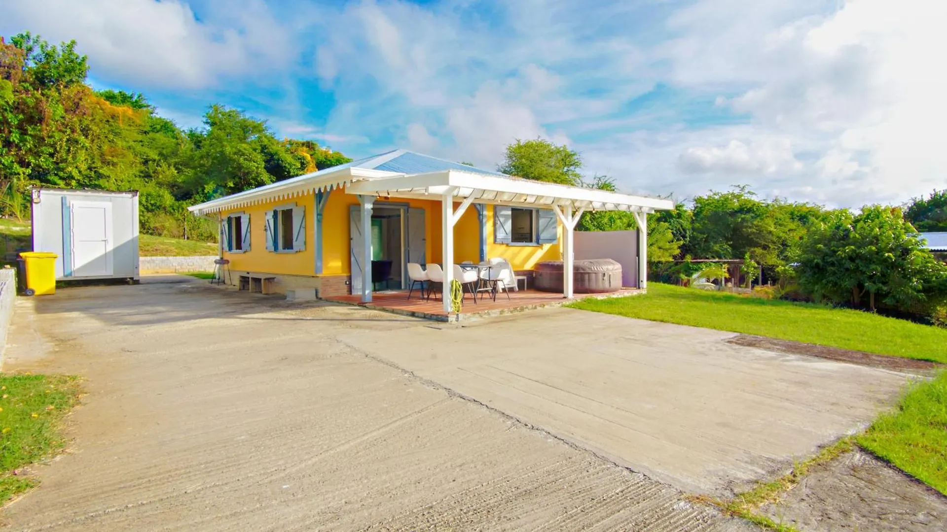 Bungalow Avec Jacuzzi Et Evenements Autorises Sainte-Anne Vakantiehuis