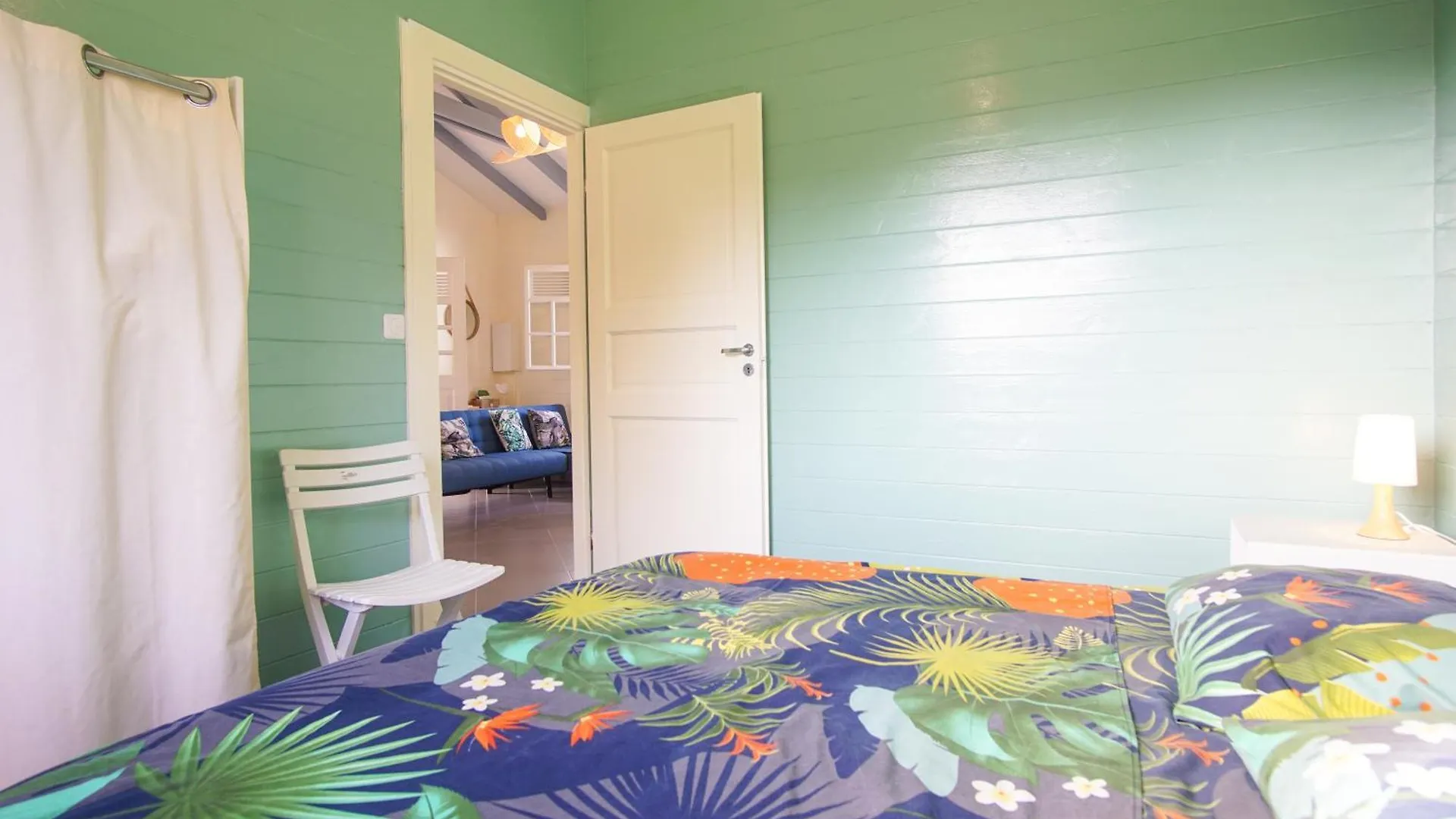 Vakantiehuis Bungalow Avec Jacuzzi Et Evenements Autorises Sainte-Anne