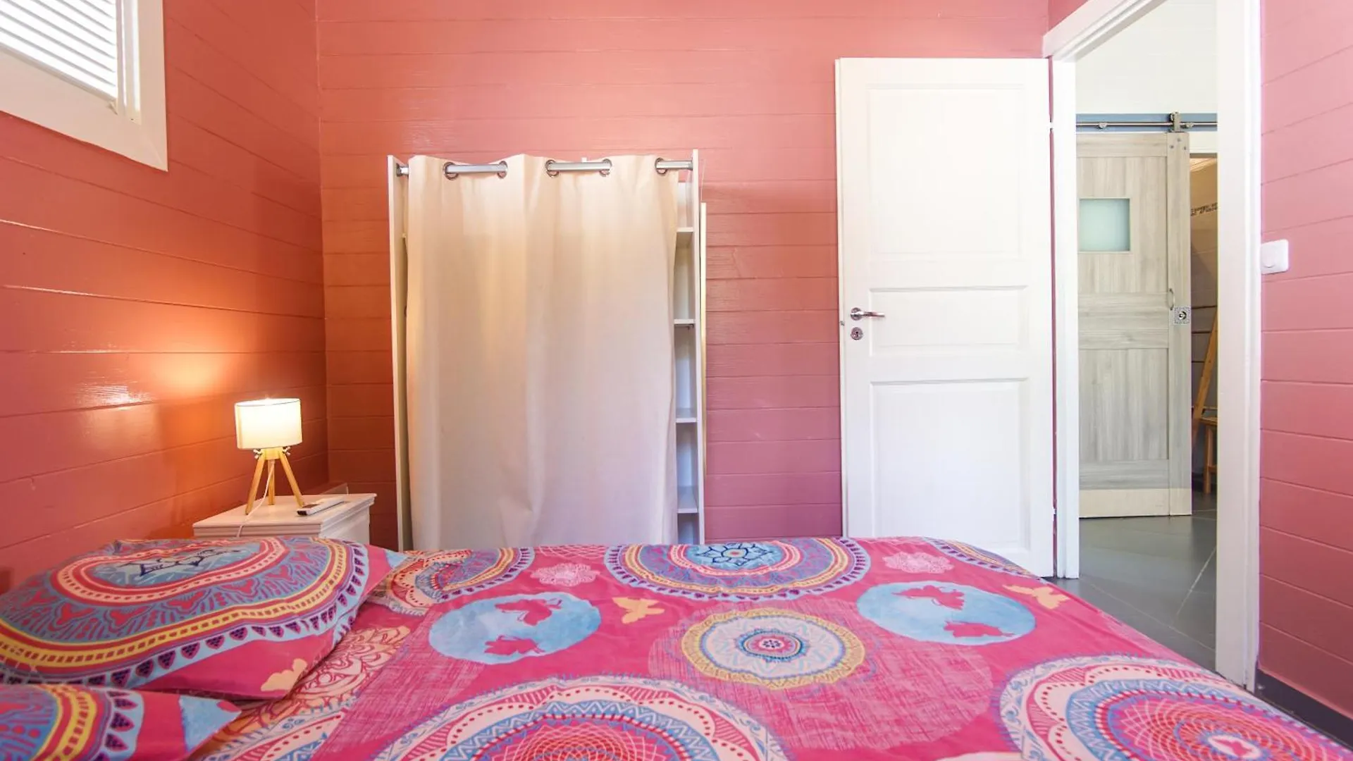 Bungalow Avec Jacuzzi Et Evenements Autorises Sainte-Anne Vakantiehuis